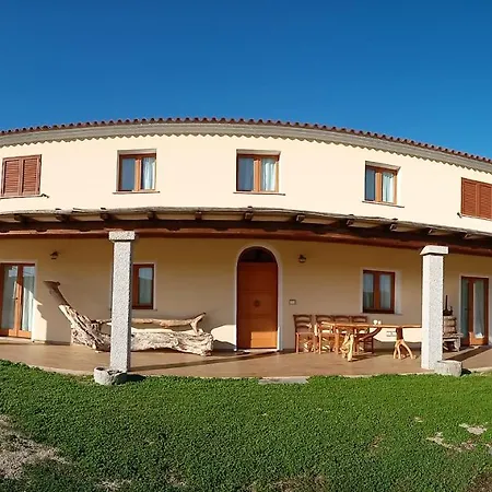 Stazzo Dell'antica Trebbia * 산타테레사의갈루라