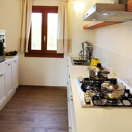 Stazzo Dell'antica Trebbia 빌라 산타테레사의갈루라