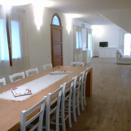 Stazzo Dell'antica Trebbia 산타테레사의갈루라